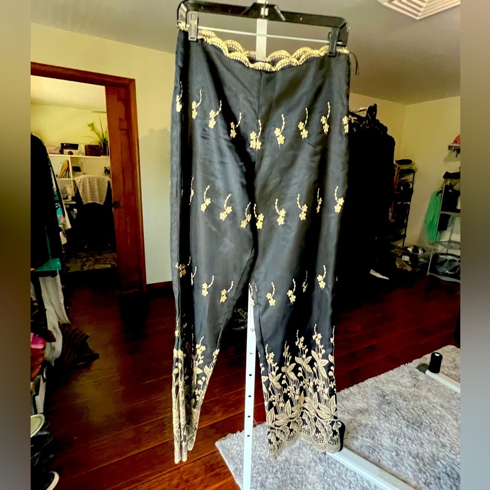 Touche’ Couture cocktail pants Black gold embroidered size medium one of a kind